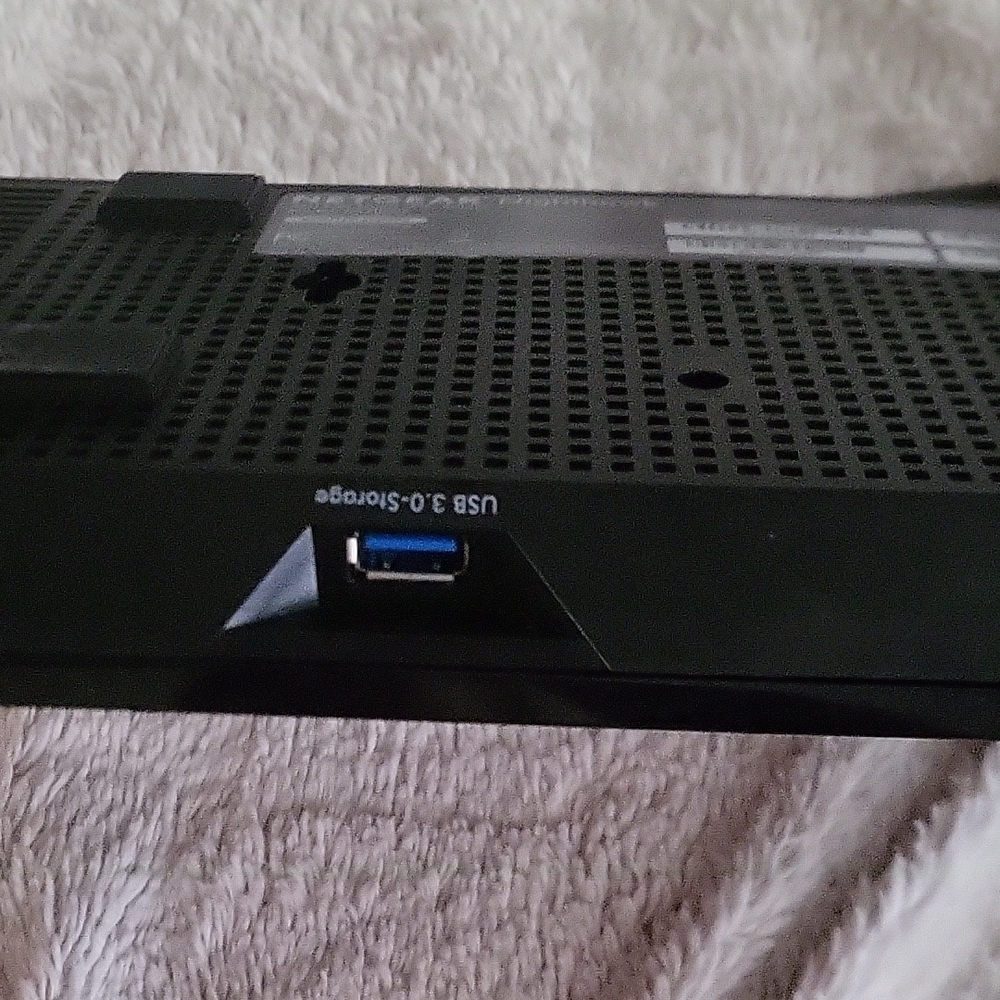 NETGEAR Black Tri-Antenna Router - Picture 6 of 7